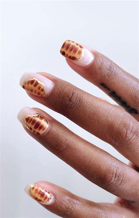 croc nail art animal print.